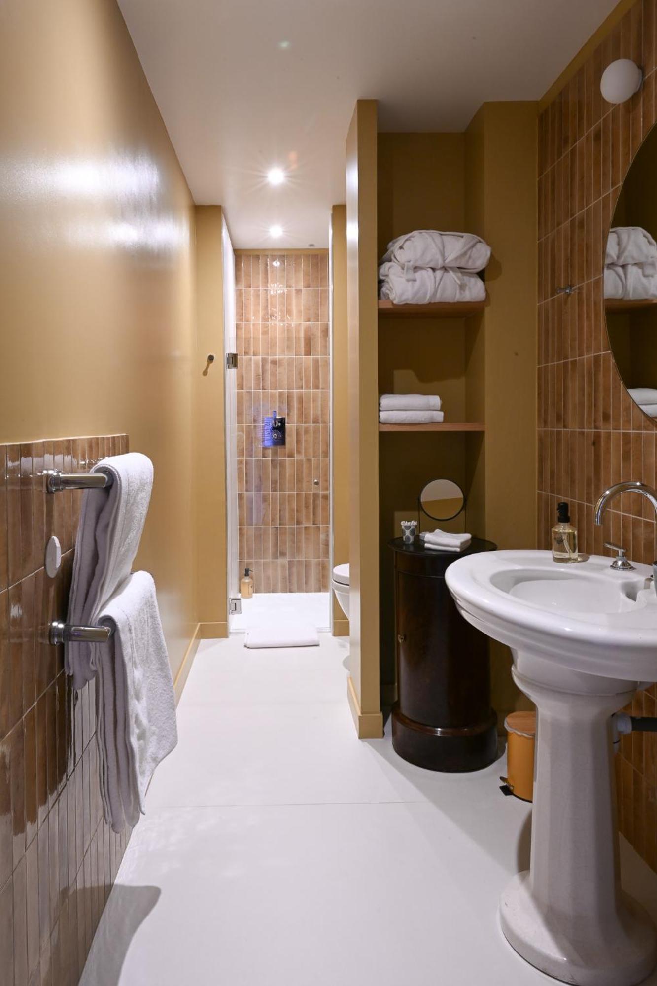 Hotel Les Pres Saint-Hilaire-le-Chatel Esterno foto