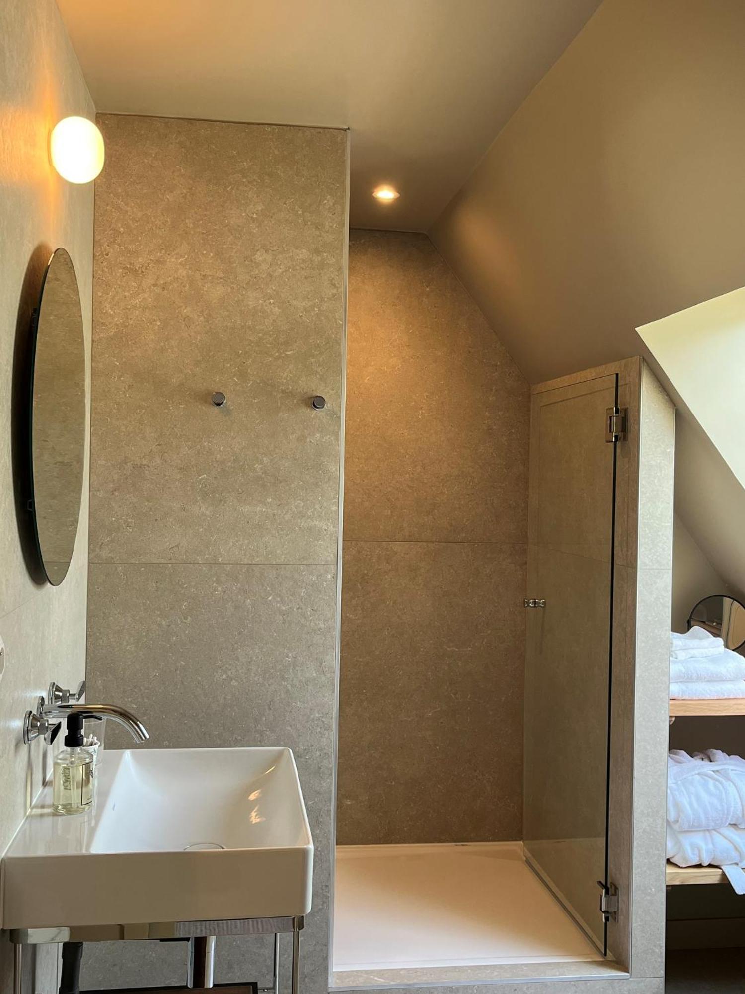 Hotel Les Pres Saint-Hilaire-le-Chatel Esterno foto