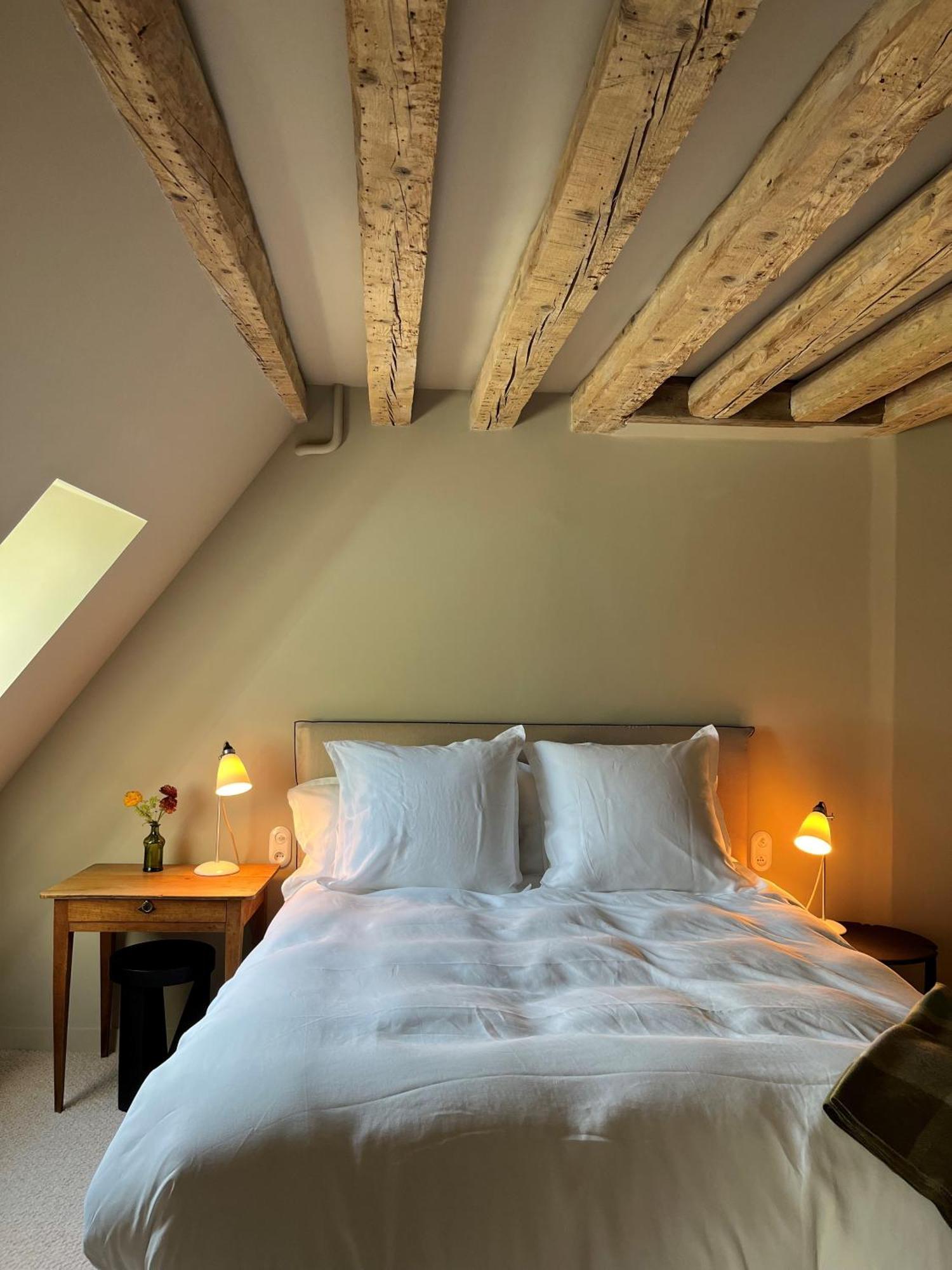 Hotel Les Pres Saint-Hilaire-le-Chatel Esterno foto