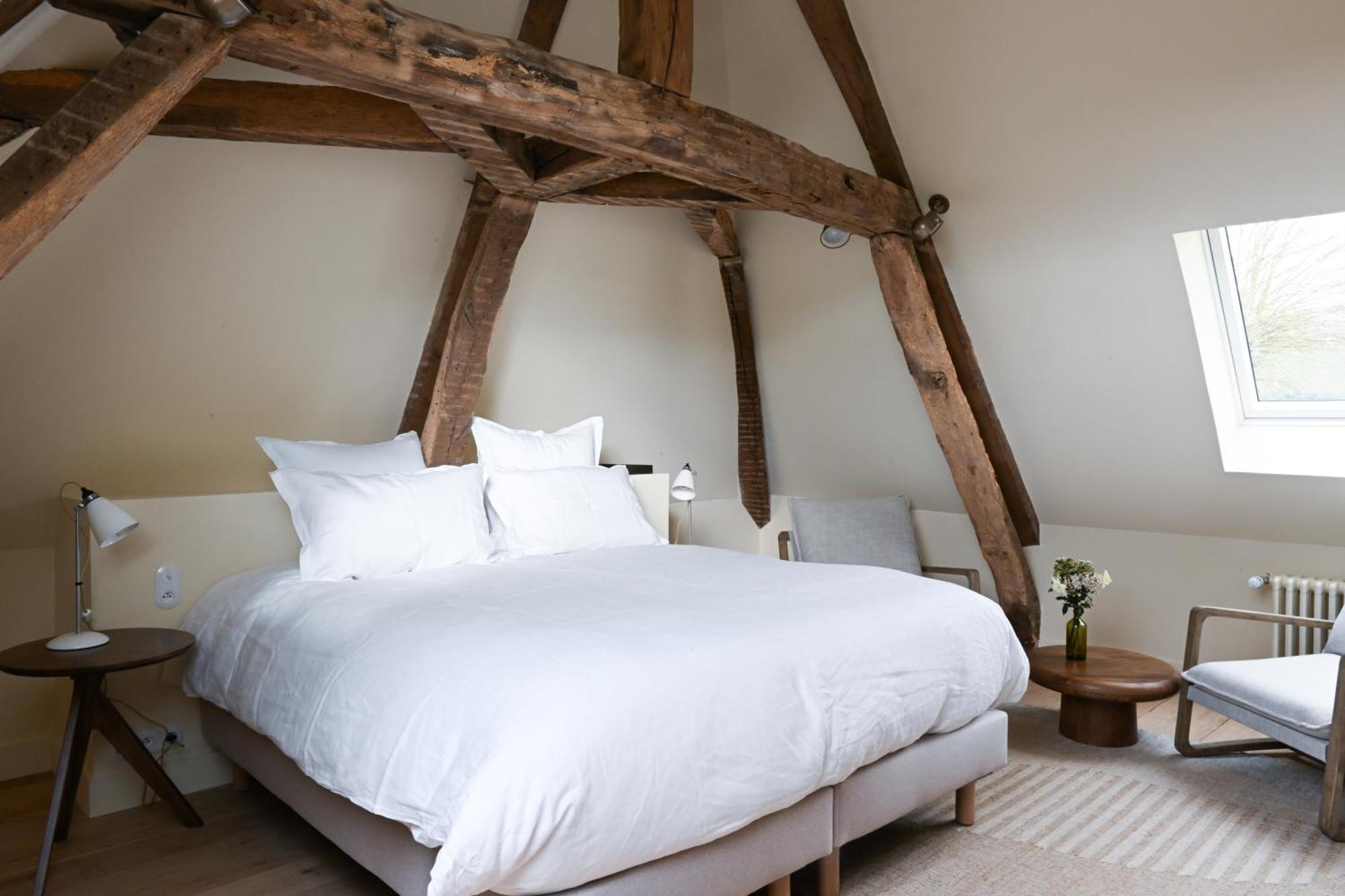 Hotel Les Pres Saint-Hilaire-le-Chatel Esterno foto